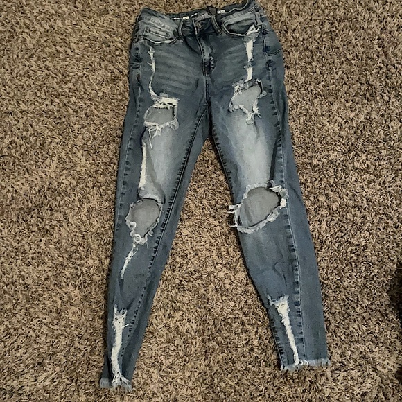 Size 5-Juniors, Ripped Skinny Jeans/Curvy - Picture 1 of 2
